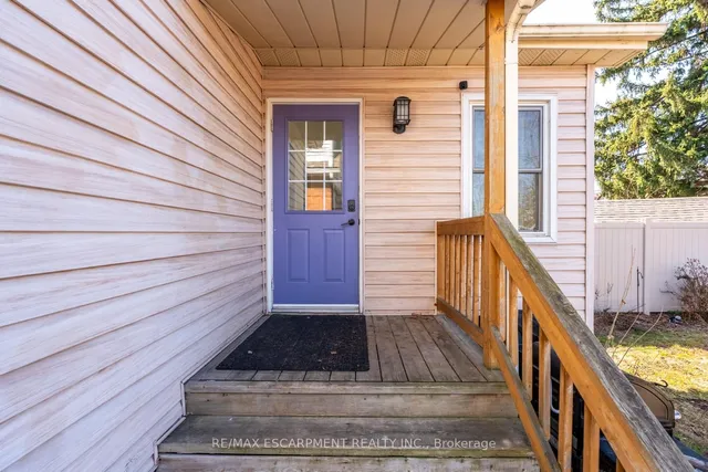 Additional image 32 of 45 Barons Ave