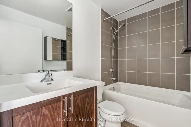 Additional image 11 of 830 Lawrence Ave Unit 837