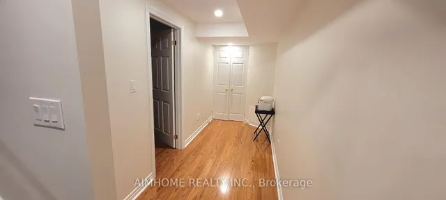 Additional image 26 of 42 PIANE Ave