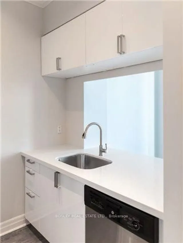 Additional image 6 of 8 Scollard St Unit PH206