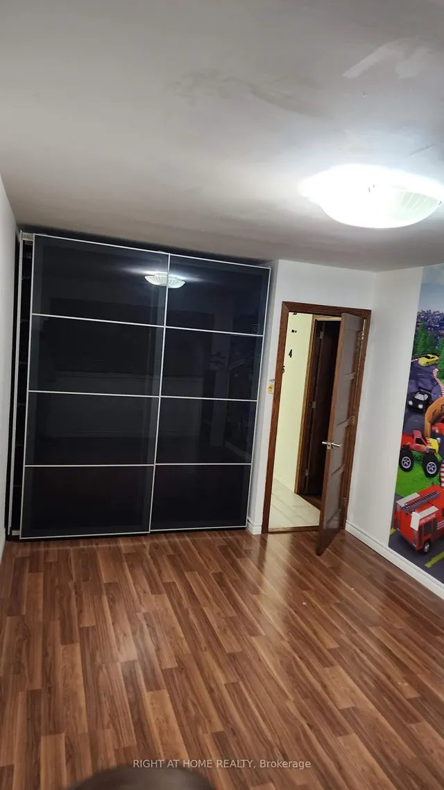 Additional image 9 of 4001 Don mills Rd Unit 108