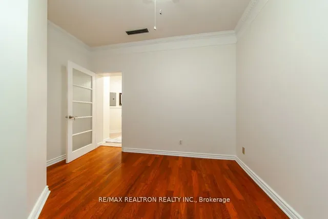 Additional image 32 of 555 Yonge St Unit #309