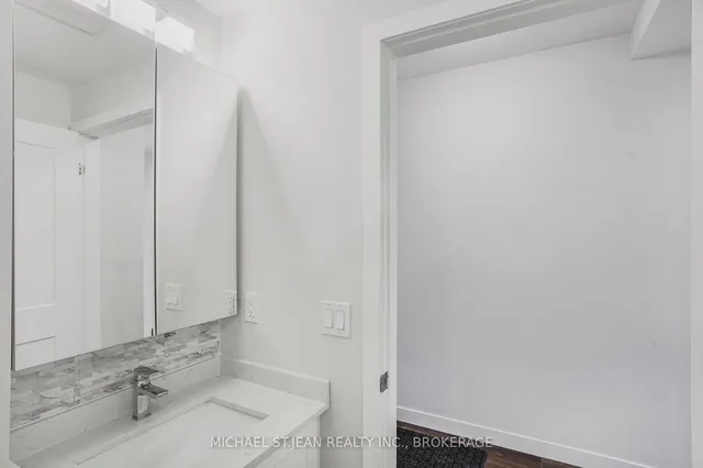 Additional image 18 of 15 Queen St Unit 1204