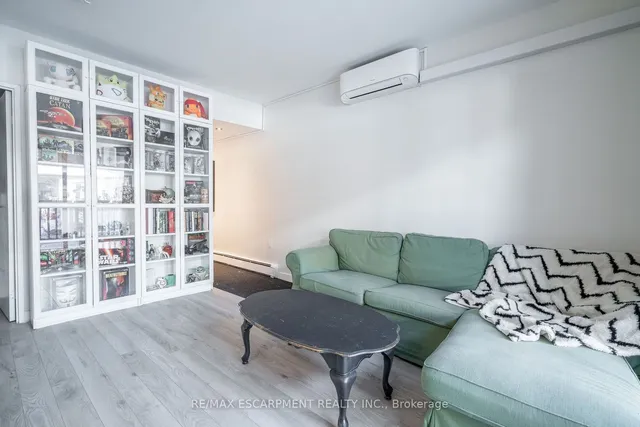 Additional image 7 of 141 Catharine St Unit 103