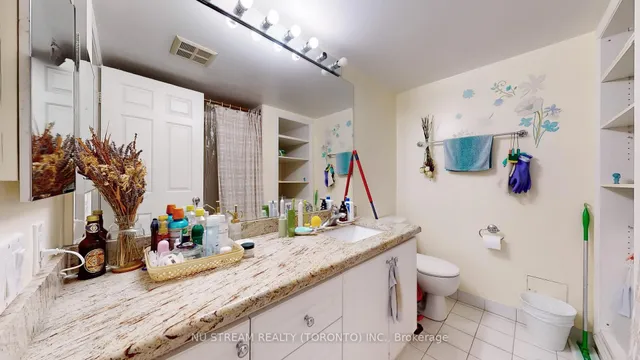 Additional image 24 of 711 Bay St Unit 912