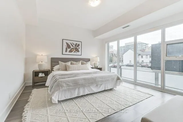 Additional image 17 of 120 Parliament St Unit Th105