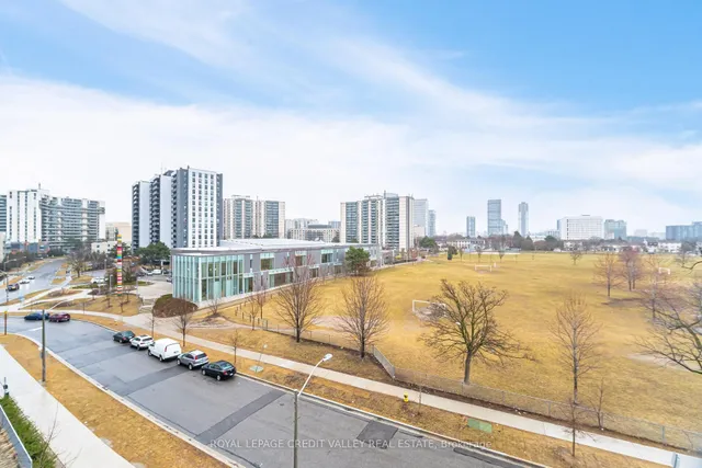 Additional image 31 of 32 Forest Manor Rd Unit 413