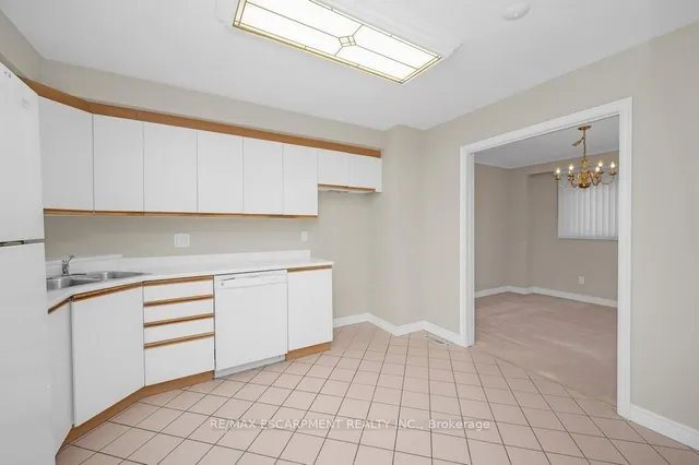 Additional image 8 of 594 Forestwood Cres