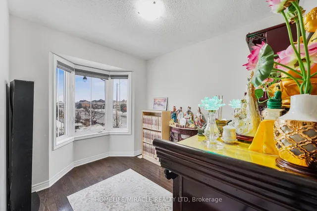 Additional image 26 of 34 Bernadino St