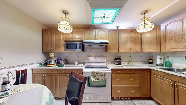 Additional image 37 of 180 Kingknoll Dr