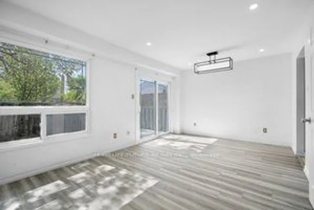 Additional image 5 of 37 Frontier Ptwy