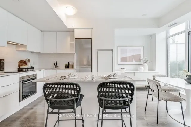 Additional image 10 of 120 Parliament St Unit Th105