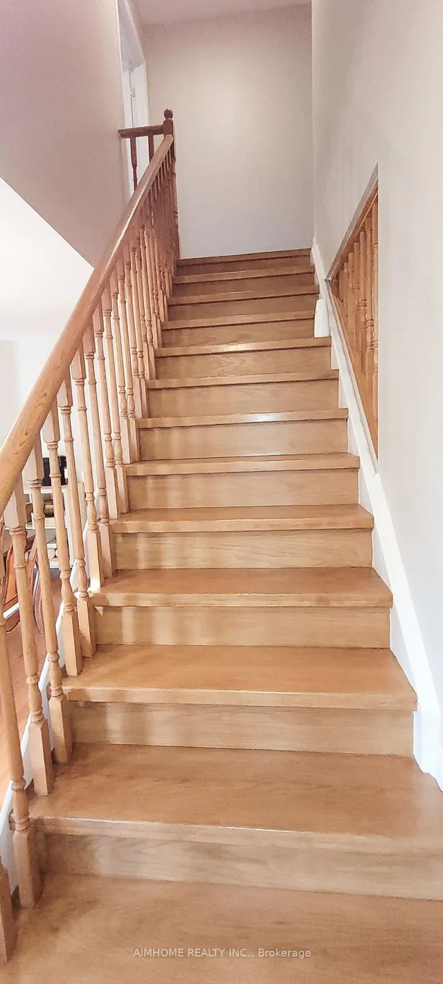 Additional image 29 of 42 PIANE Ave