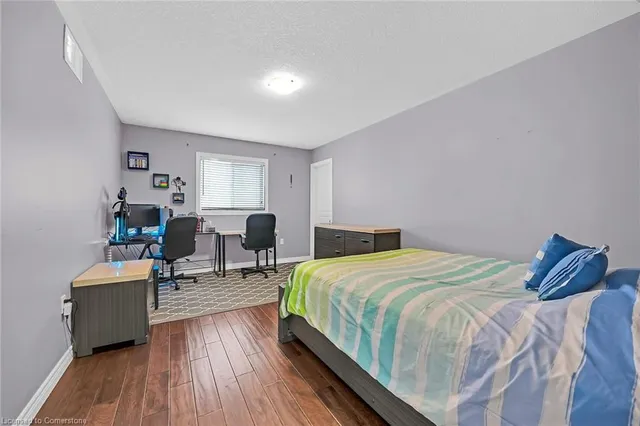 Additional image 26 of 21 Alden St