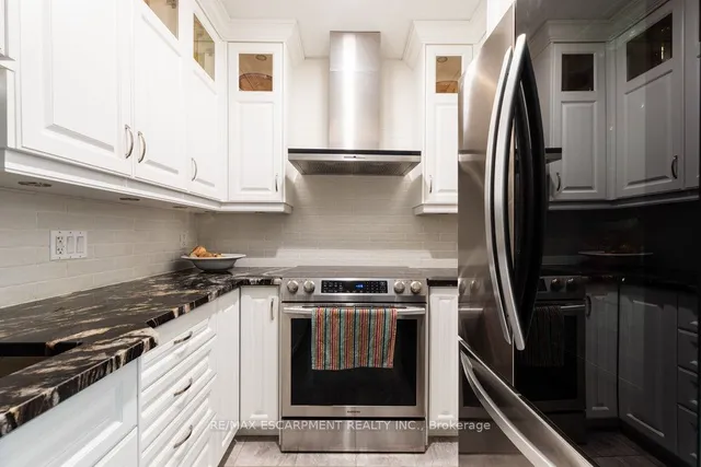 Additional image 19 of 50 MAIN St Unit 412