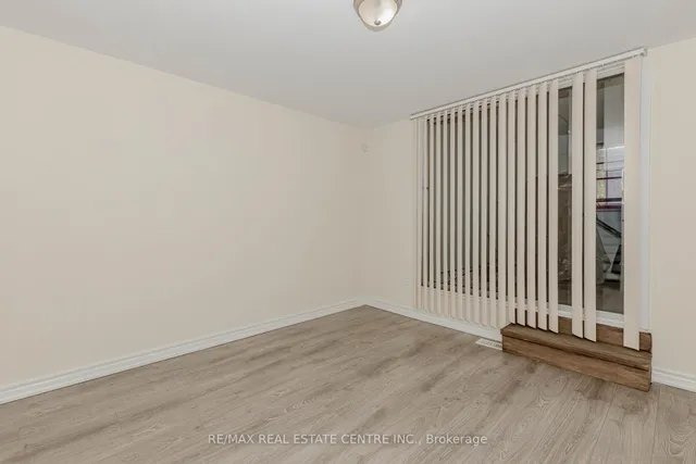 Additional image 32 of 15 Benton St