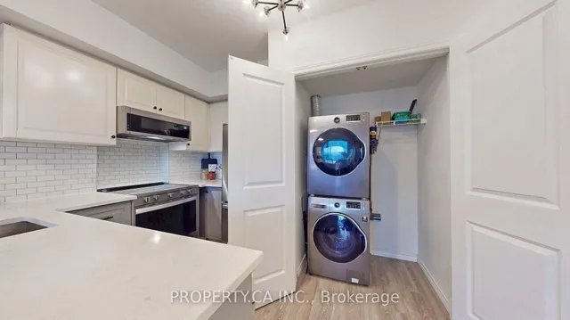 Additional image 19 of 140 Bathurst St Unit Ph02