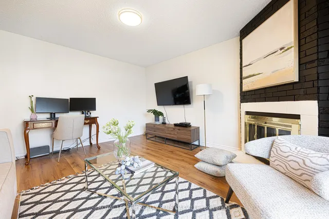 Additional image 22 of 24 Menoke Crt