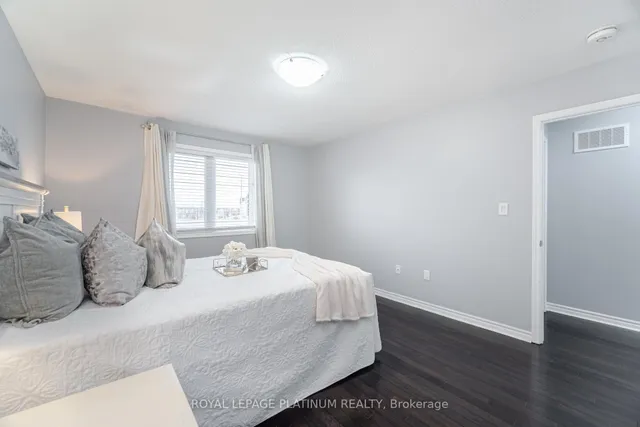 Additional image 24 of 624 Laking Terr