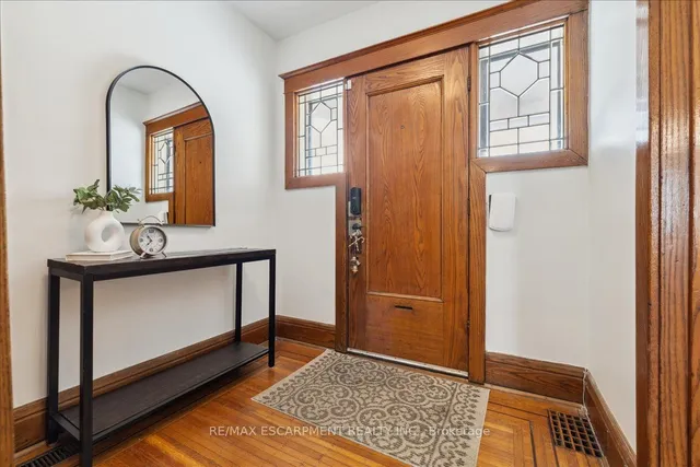 Additional image 13 of 100 Balmoral Ave