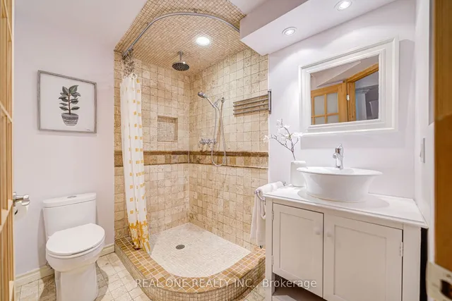 Additional image 31 of 963 KING Rd Unit 25