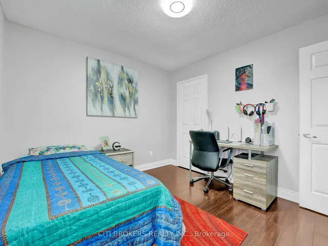 Additional image 26 of 123 Sal Circ