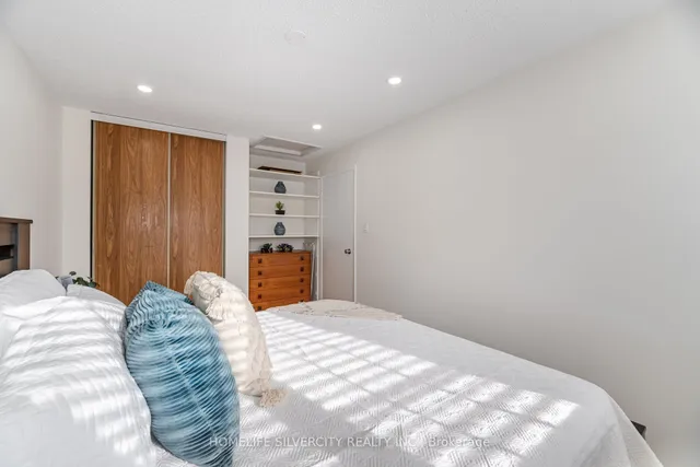 Additional image 35 of 80 Royal Palm Dr