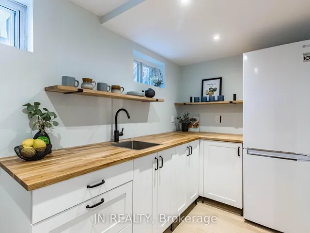 Additional image 28 of 27 Finchley Cres