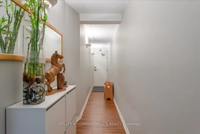 Additional image 5 of 2010 CLEAVER Ave Unit 211