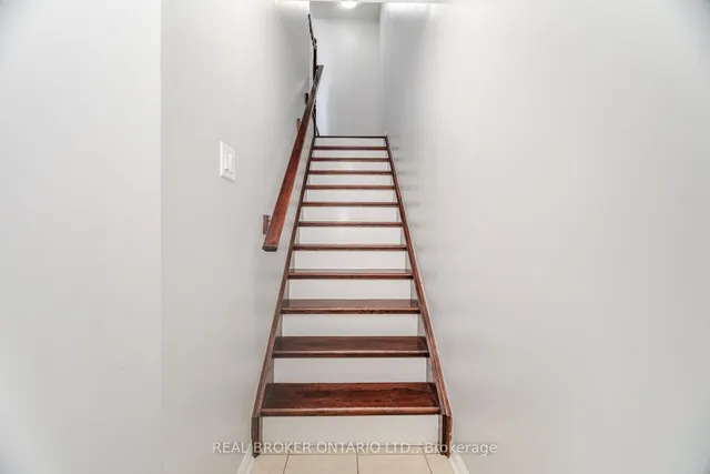 Additional image 12 of 40 Suitor Crt