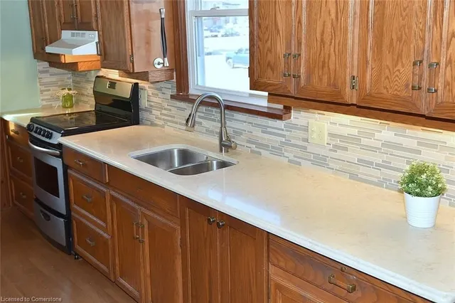 Additional image 15 of 20 Lorne Ave