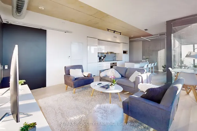 Additional image 4 of 21 Lawren Harris Sq Unit 909