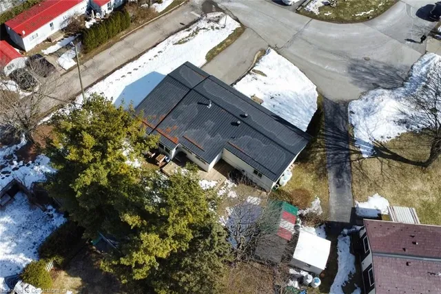 Additional image 35 of 133 Maple Cres