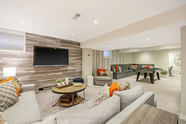 Additional image 40 of 792 Rayner Crt