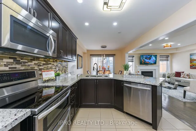 Additional image 16 of 113 Vanhorne Clse