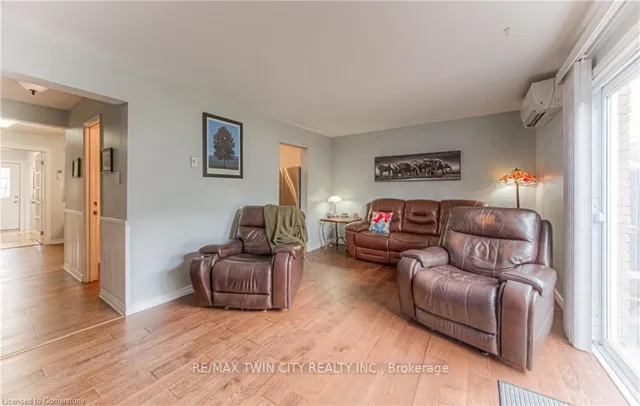 Additional image 17 of 26 Cedarhill Cres