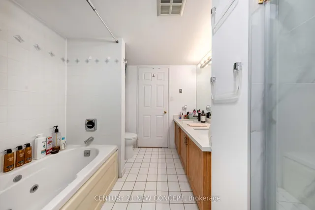 Additional image 15 of 22 Southport St Unit 932