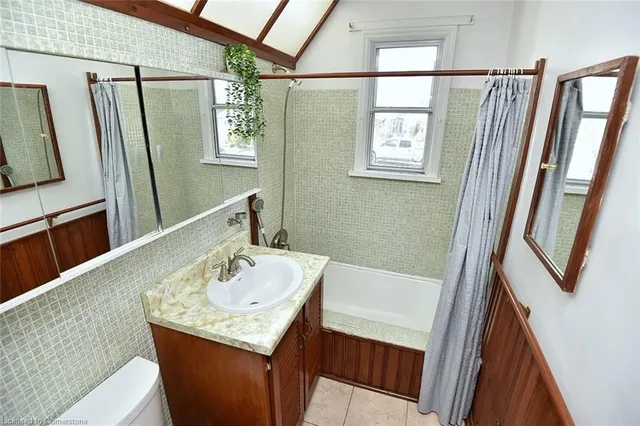 Additional image 23 of 20 Lorne Ave