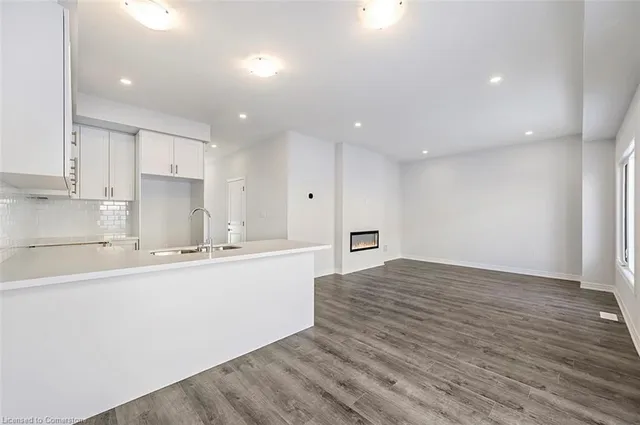 Additional image 15 of 205 Thames Way Unit 22