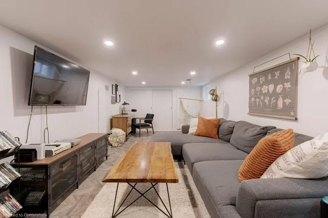 Additional image 36 of 64 Graham Ave