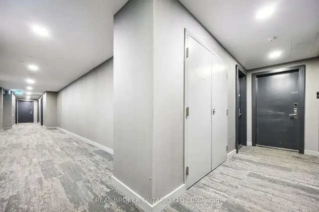 Additional image 29 of 95 Bathurst St Unit 222