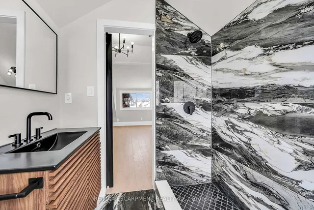 Additional image 35 of 117 Rosslyn Ave