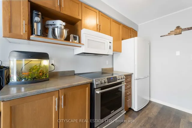 Additional image 19 of 76 Frances Ave Unit 14