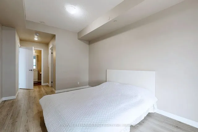 Additional image 24 of 2152 Lawrence Ave Unit 207