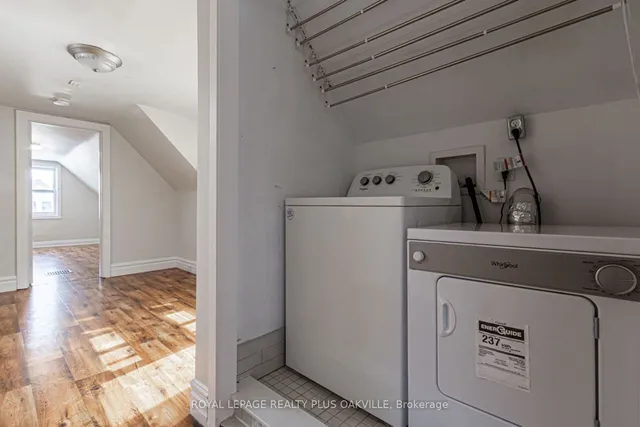 Additional image 38 of 58 Lorne Ave