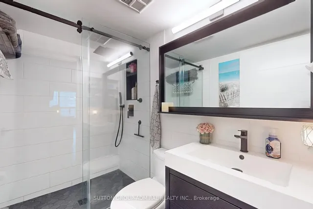 Additional image 17 of 600 Queens Quay Unit 705