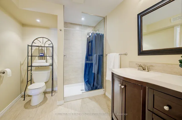 Additional image 36 of 988 Zeller Cres