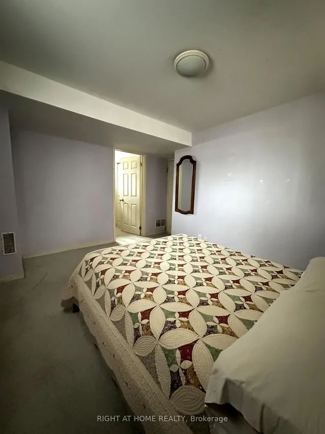 Additional image 30 of 28 Huntington Ave