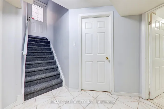 Additional image 34 of 62 Saffron Cres