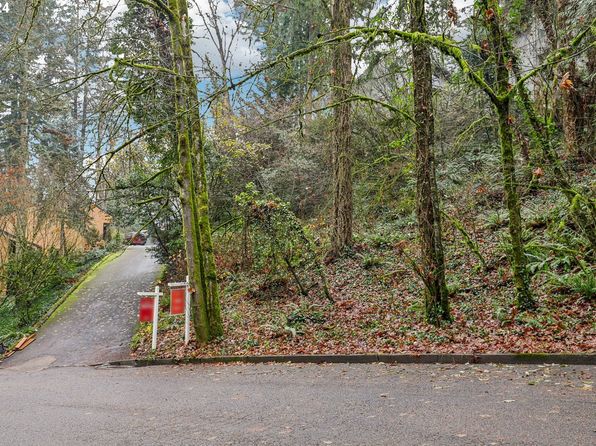 3032 SW Nottingham Dr, Portland, OR 97201